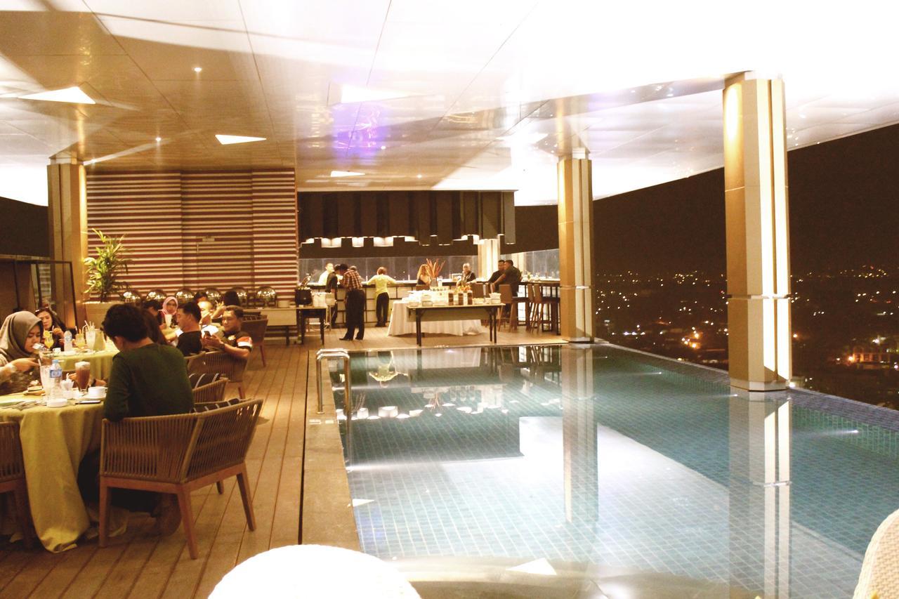 Fox Hotel Pekanbaru Kültér fotó