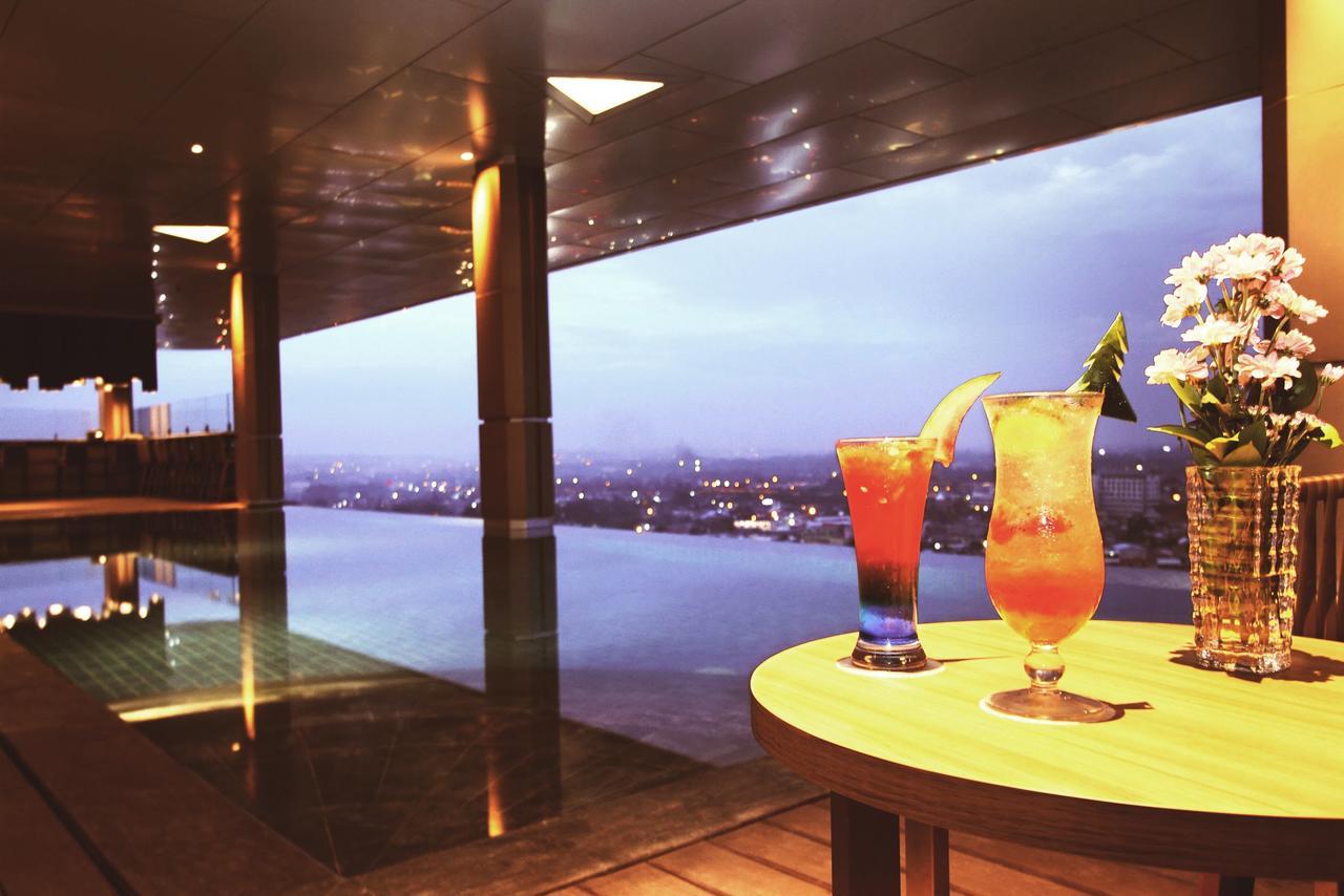 Fox Hotel Pekanbaru Kültér fotó