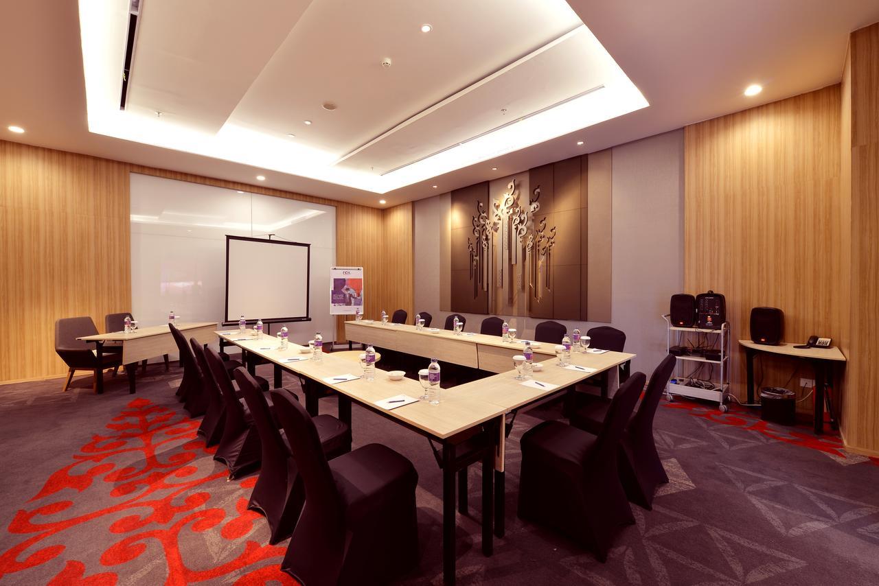 Fox Hotel Pekanbaru Kültér fotó