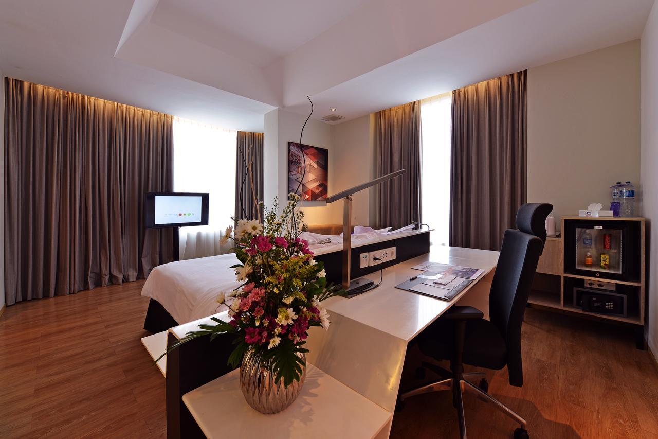 Fox Hotel Pekanbaru Kültér fotó